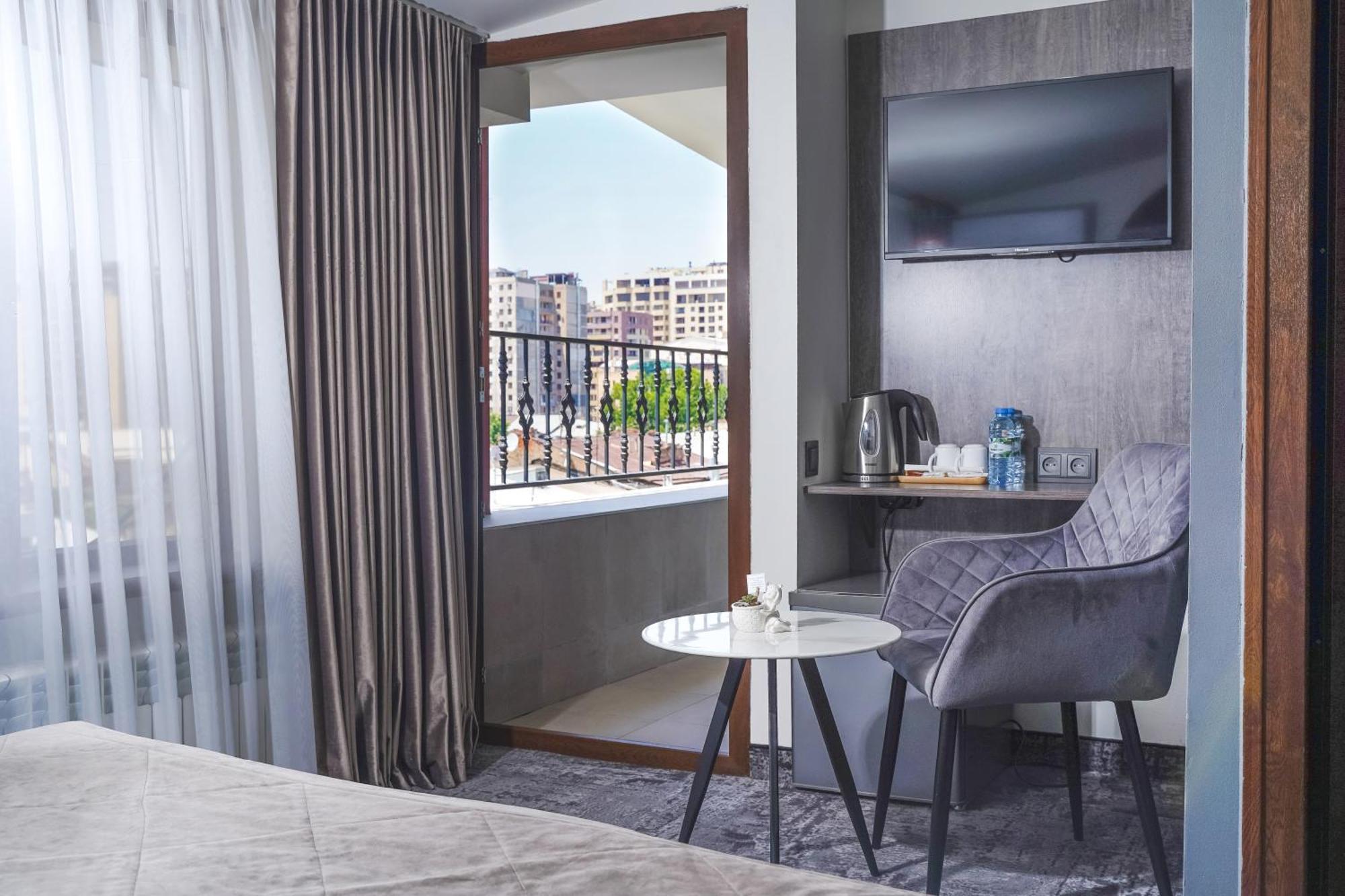 Median Hotel, City Center 예레반 외부 사진